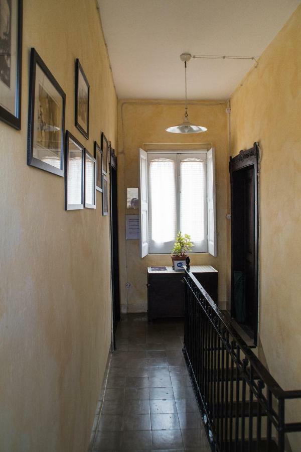 La Casa Dellamericano - Casa D'Epoca Anni '30 Aliano Exterior photo